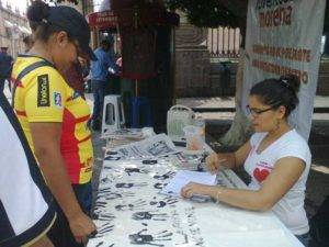 Morena Michoacán en Defensa del petróleo.