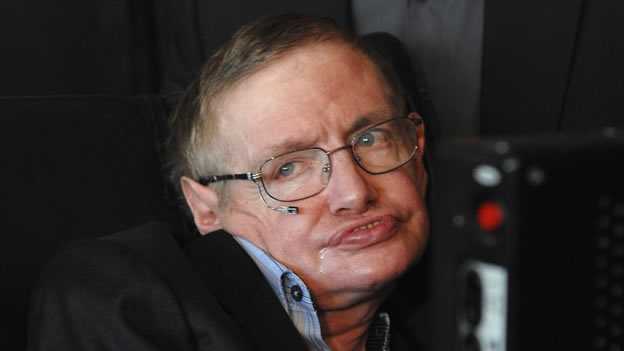 El físico Stephen Hawking fue diagnosticado con esclerosis lateral amiotrófica a los 21 años. Hoy tiene 72 años. (