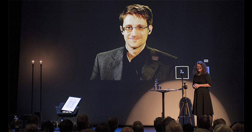 Snowden recomienda no confiar en Microsoft