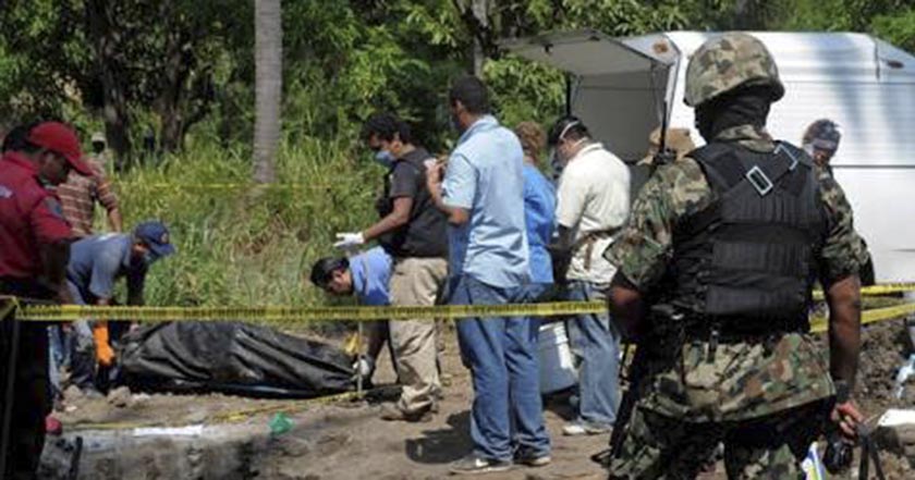 Encuentran fosa con 70 cadáveres usada por Los Zetas nuevo león nl