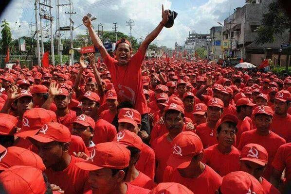 Miles de personasmarchan en el mundo por el Día del Trabajo