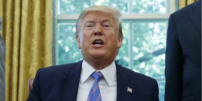 Trump condena xenofobia y racismo, envía condolencias a AMLO
