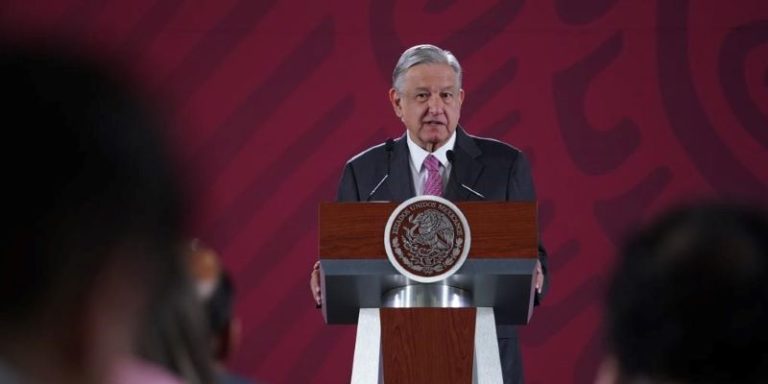 Se afina estructura administrativa, se termina con 'burocracia dorada'