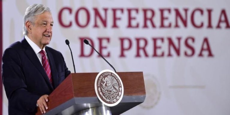 AMLO niega que haya suberjecicio en el gasto público