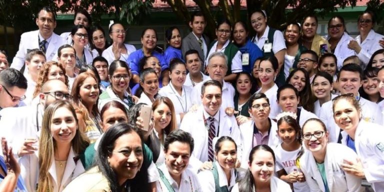 Si la coca cola llega, cómo no van a llegar medicamentos: AMLO