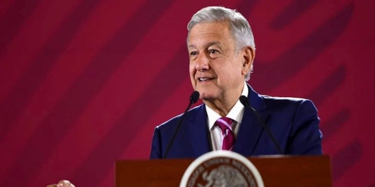 AMLO: "No faltarán recursos para universidades", pide transparencia