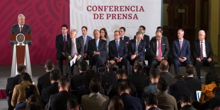 AMLO anuncia ahorro por acuerdo con empresarios de gasoductos