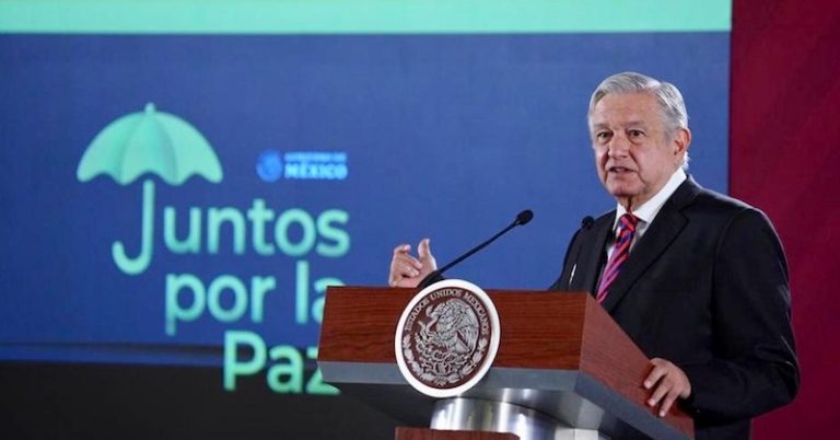 Sin apoyo de la familia, jóvenes son vulnerables, AMLO sobre adicciones
