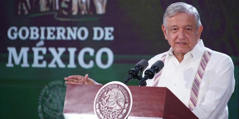 AMLO exhorta a tabasqueños a sacar adelante industria petrolera