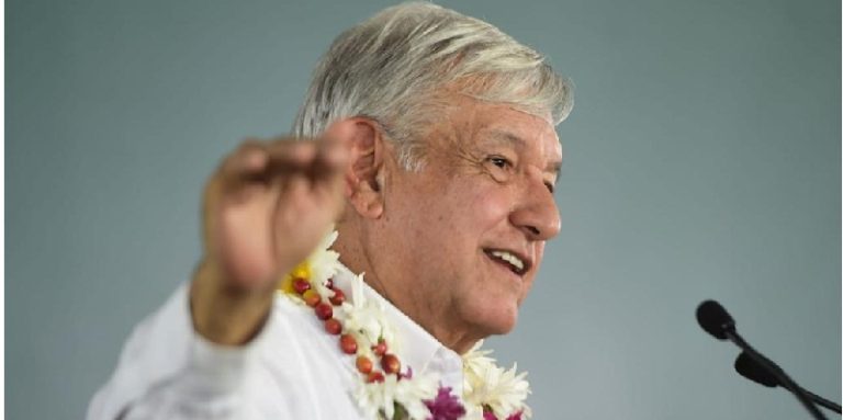 IMSS, especialistas a sitios lejanos: AMLO