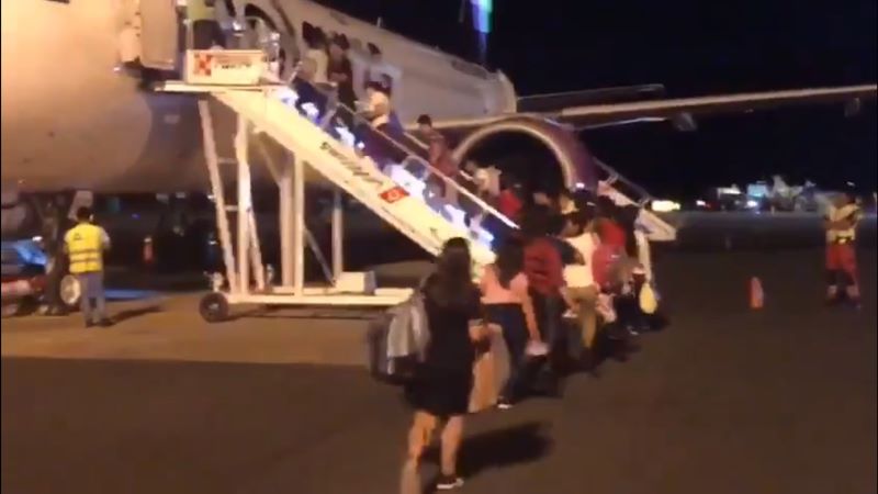INM repatria, vía aérea, a 106 migrantes originarios de El Salvador