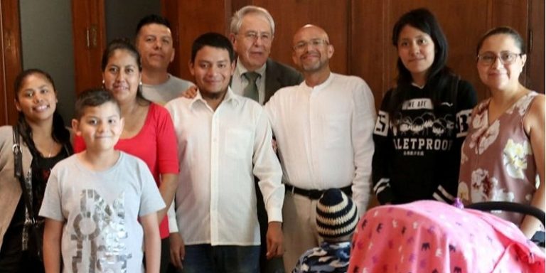 Salud, reunión del titular Alcocer con padres de infantes