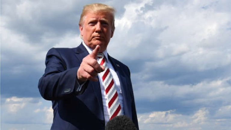 Una vez más Donald Trump se pelea con los medios de comunicación