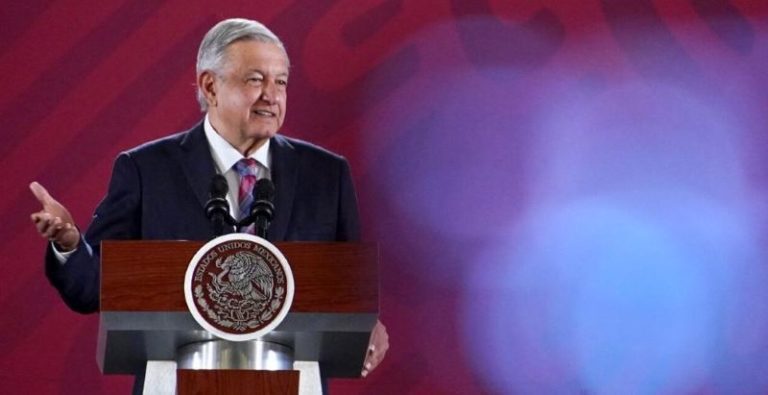 AMLO lamenta renuncia de Pedro Salmerón,"extraordinario intelectual"