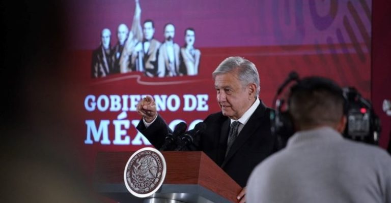 AMLO celebra el fin de la mal llamada Reforma Educativa