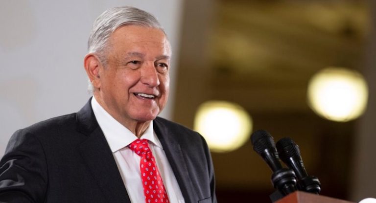 AMLO: No bajarán aranceles de importación en industria textil y calzado