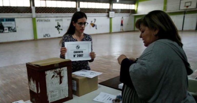 Uruguayos elegirán presidente entre 11 candidatos