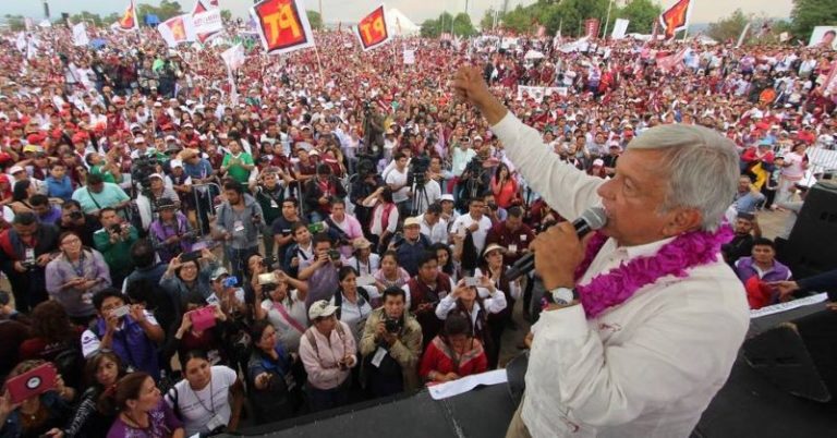 En 2018, AMLO fue el político más afectado por Fake news