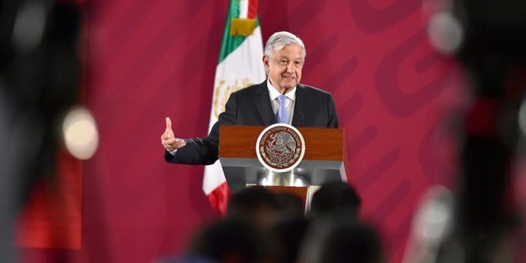 Microsoft ve en México oportunidad para desarrollar tecnología: AMLO