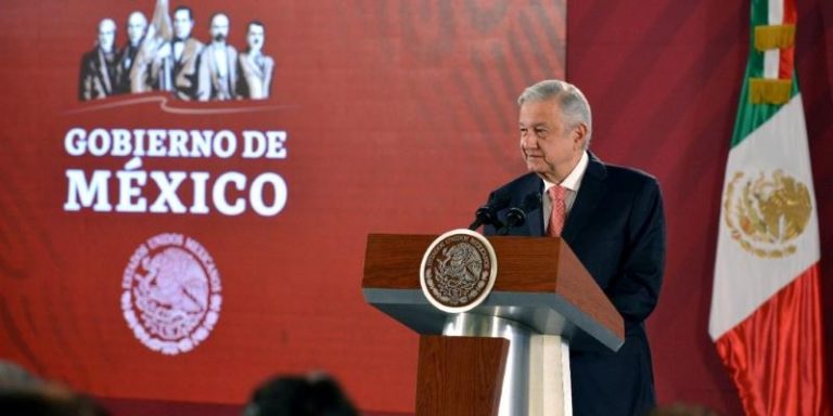 AMLO: Becas se elevarán a rango constitucional, para perpetuar apoyos