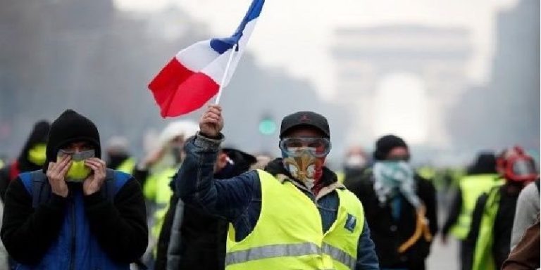 Francia, aniversario de chalecos amarillos