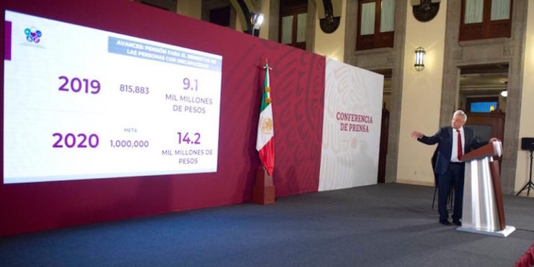 AMLO prevé convenio con Teletón para mejorar atención a discapacidad