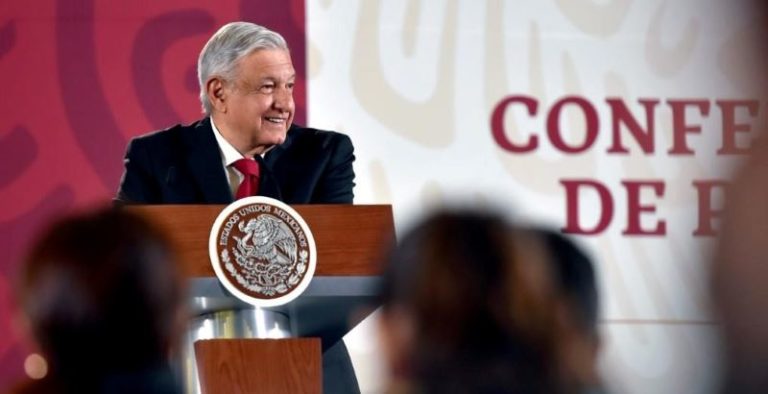 AMLO: Gustavo de Hoyos no representa a empresarios, está en campaña