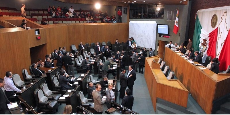 Diputados posponen sanción a gobernador de N. León