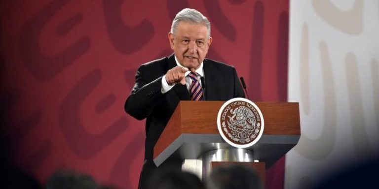 AMLO instruye a funcionarios a atender demandas en Río Sonora