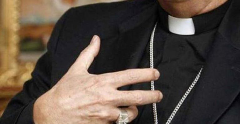 Proponen incluir a sacerdotes en el Código Penal, por agresiones sexuales