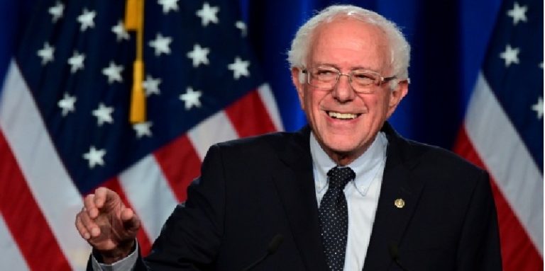 Sanders por abrir puertas
