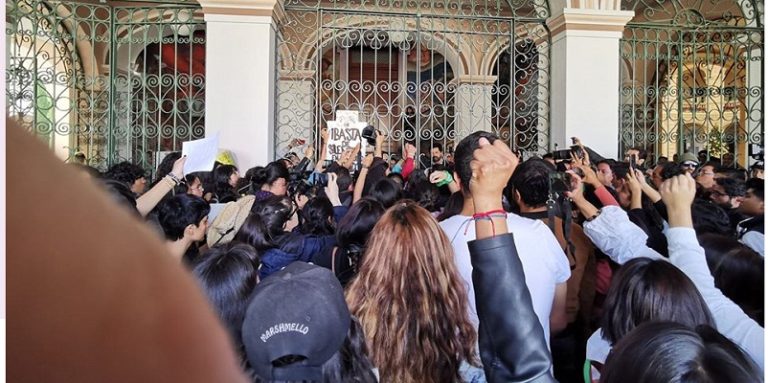 Profesora de teatro asesinada en UAEM, toman instalaciones