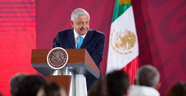 AMLO: Competencia podría estar saboteando la producción de Pemex