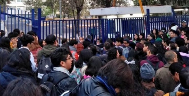 Toman la FCPyS de la UNAM en apoyo con P9 y Filosofía