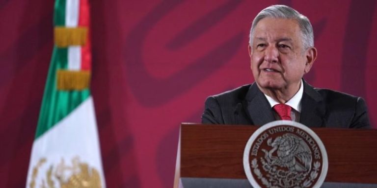 AMLO acusa a director de Hospital Infantil de no informar a padres