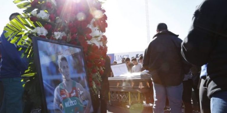 Asesinan a joven atleta en Ciudad Juárez, lo despojaron de su beca