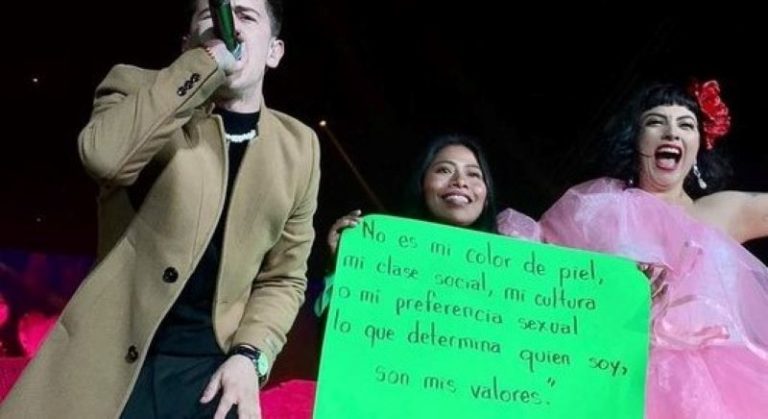 “No es mi color de piel...", Yalitza Aparicio en el concierto de Mon Laferte