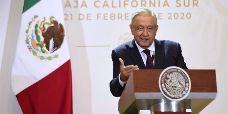 AMLO: 'Ahora resulta que los conservadores son feministas'