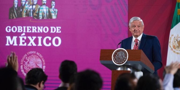 No hubo 'charolazo' con empresarios, no soy Salinas: AMLO