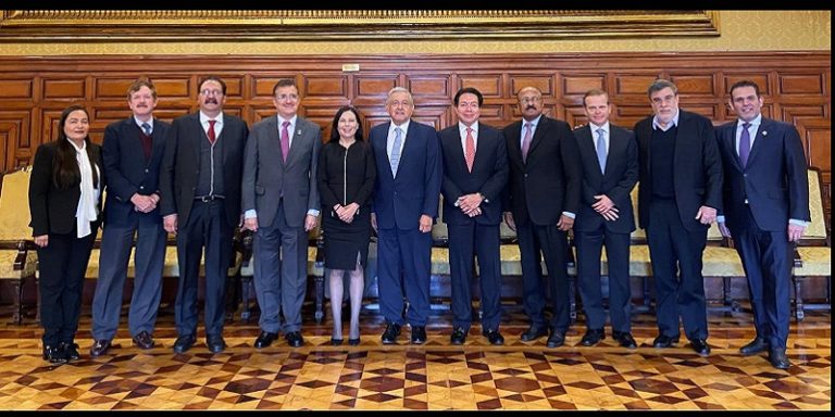 AMLO con diputados