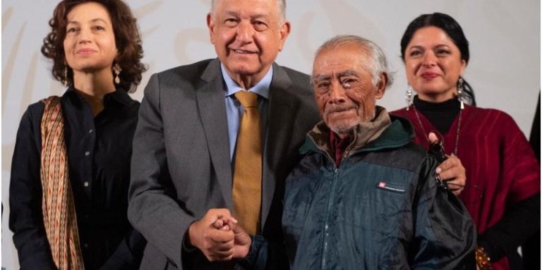 AMLO con pueblos indígenas de México