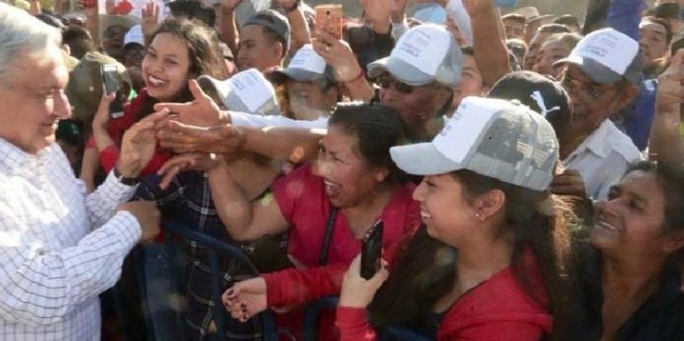 AMLO decálogo por vida de mujeres