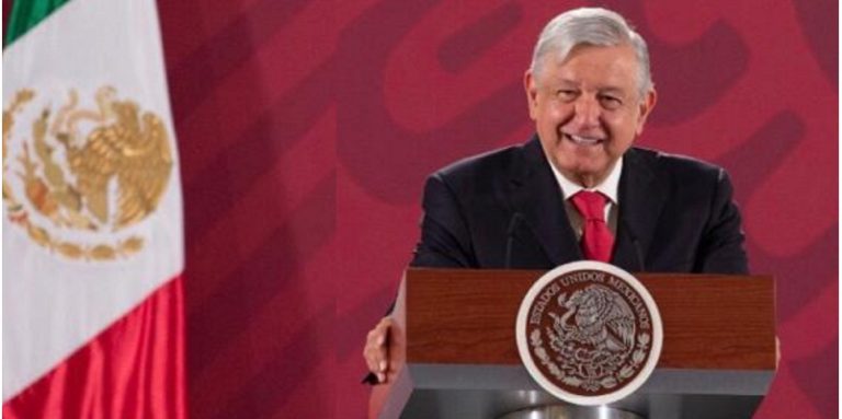AMLO: Salud gratuita y universal