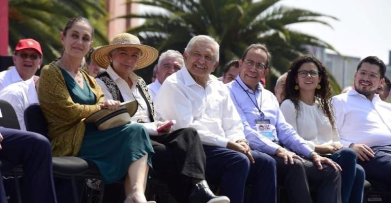 AMLO: Se revisarán contratos para adherirlos a la nueva realidad laboral