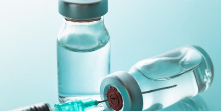 Uso inadecuado de antibióticos alienta resistencia antimicrobiana