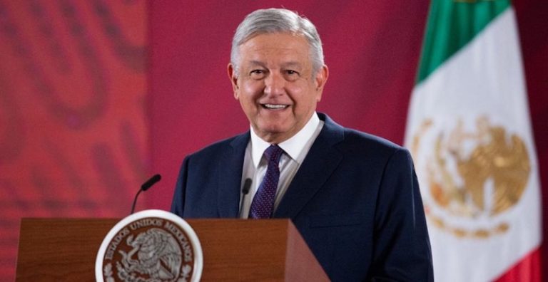 AMLO: Informo a dónde voy para que quien quiera cambie su vuelo