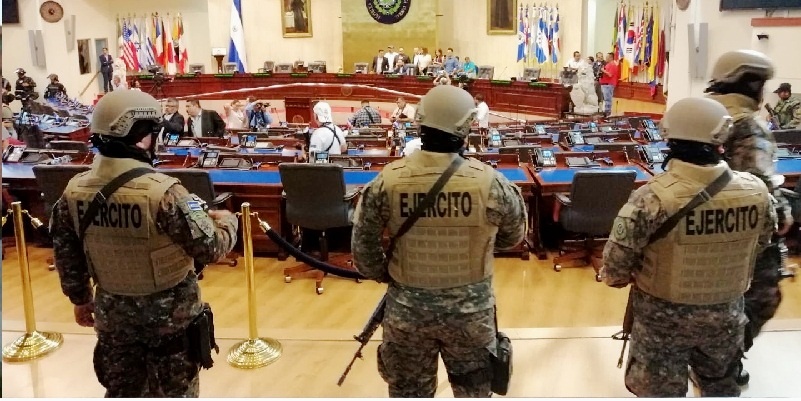 El Salvador, condenan militarización