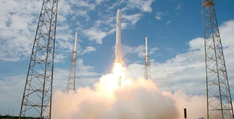 Japón pone en órbita satélite para recopilar datos de inteligencia