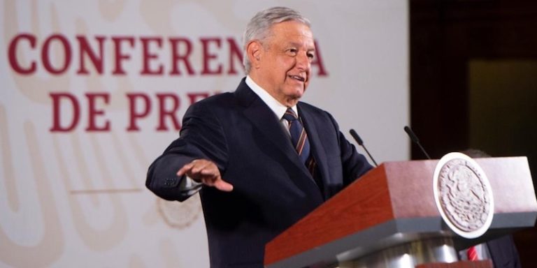 Sean menos ridículos, AMLO a quienes mienten y desinforman