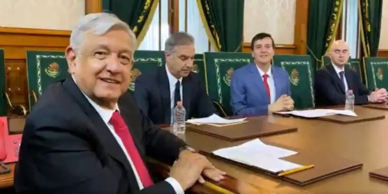 AMLO se reúne con directivos de DHL, anuncian inversión